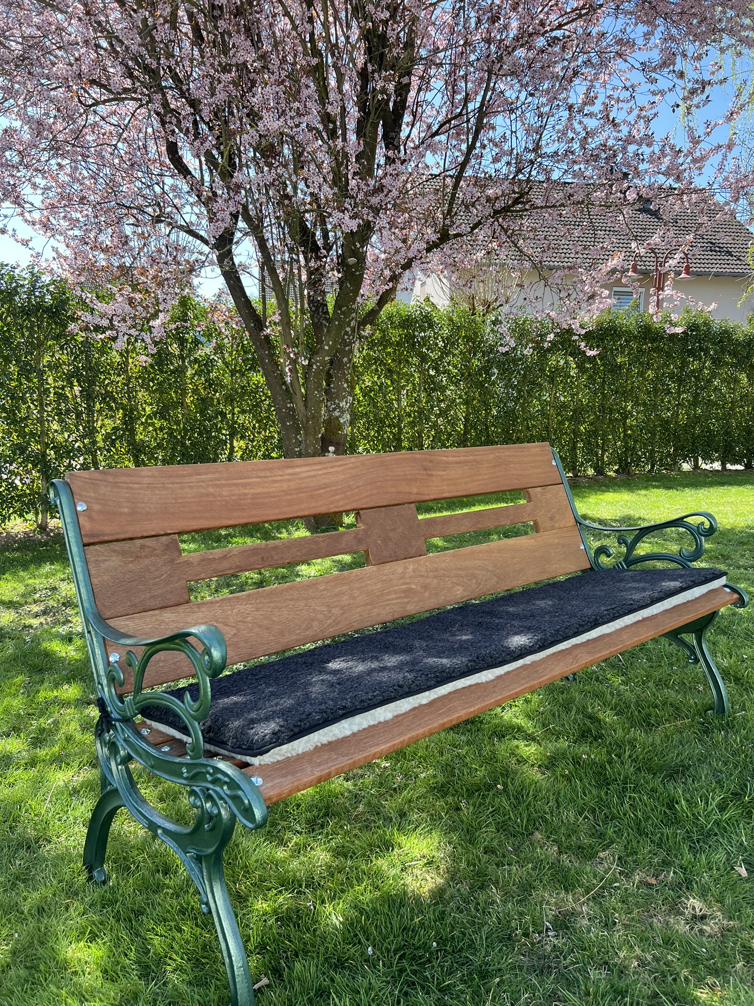 Pure New Wool Folding Cushion