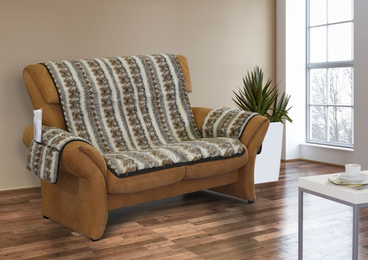 Sofa protector and armrest protector in wool with folklore pattern on a sofa